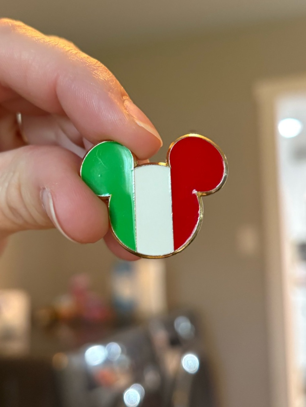 Disney Trading Pin Italian Flag